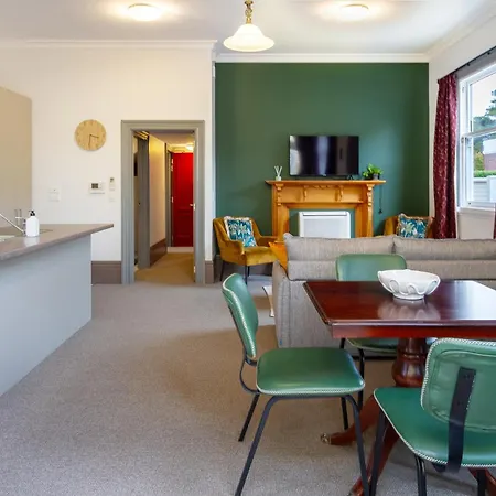 2 Bedroom 2 Bath Modern Heritage Near Art Gallery